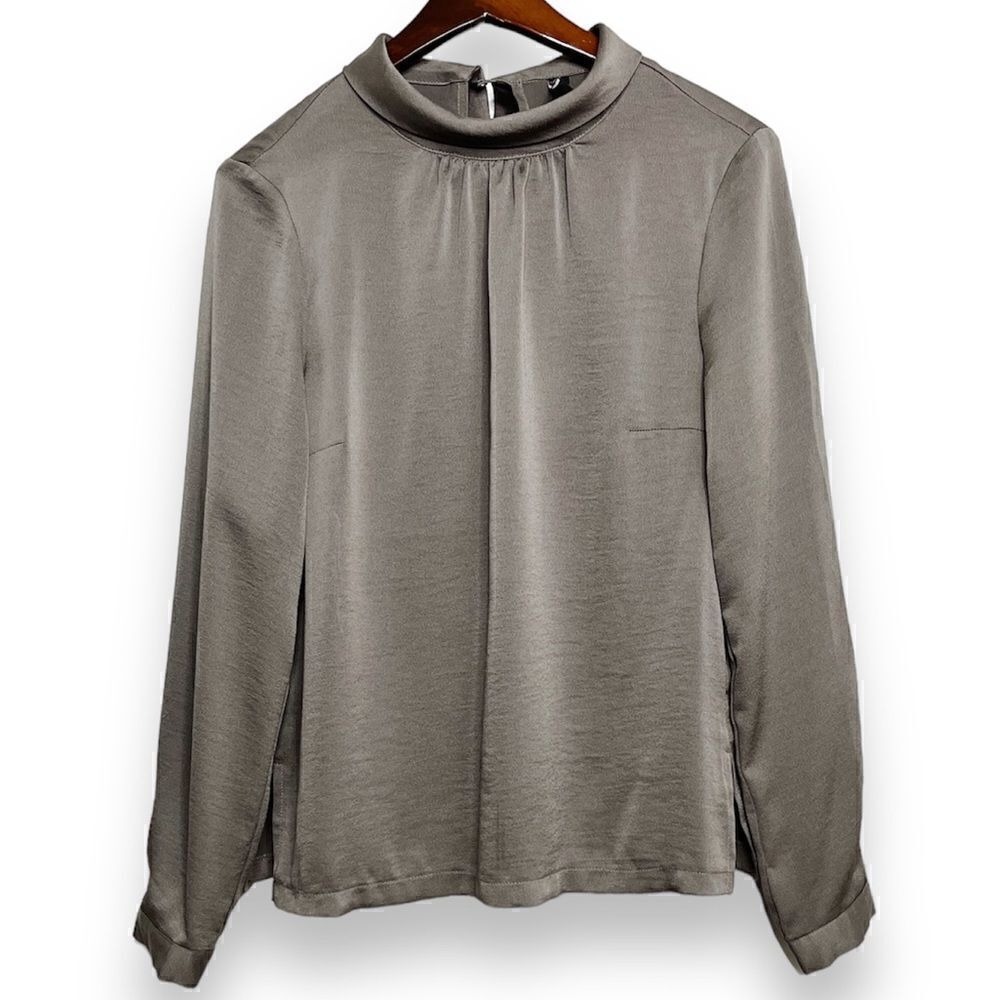 YAS Collared Mock Neck Key Hole Long Sleeve Metallic Green Grey Size Medium